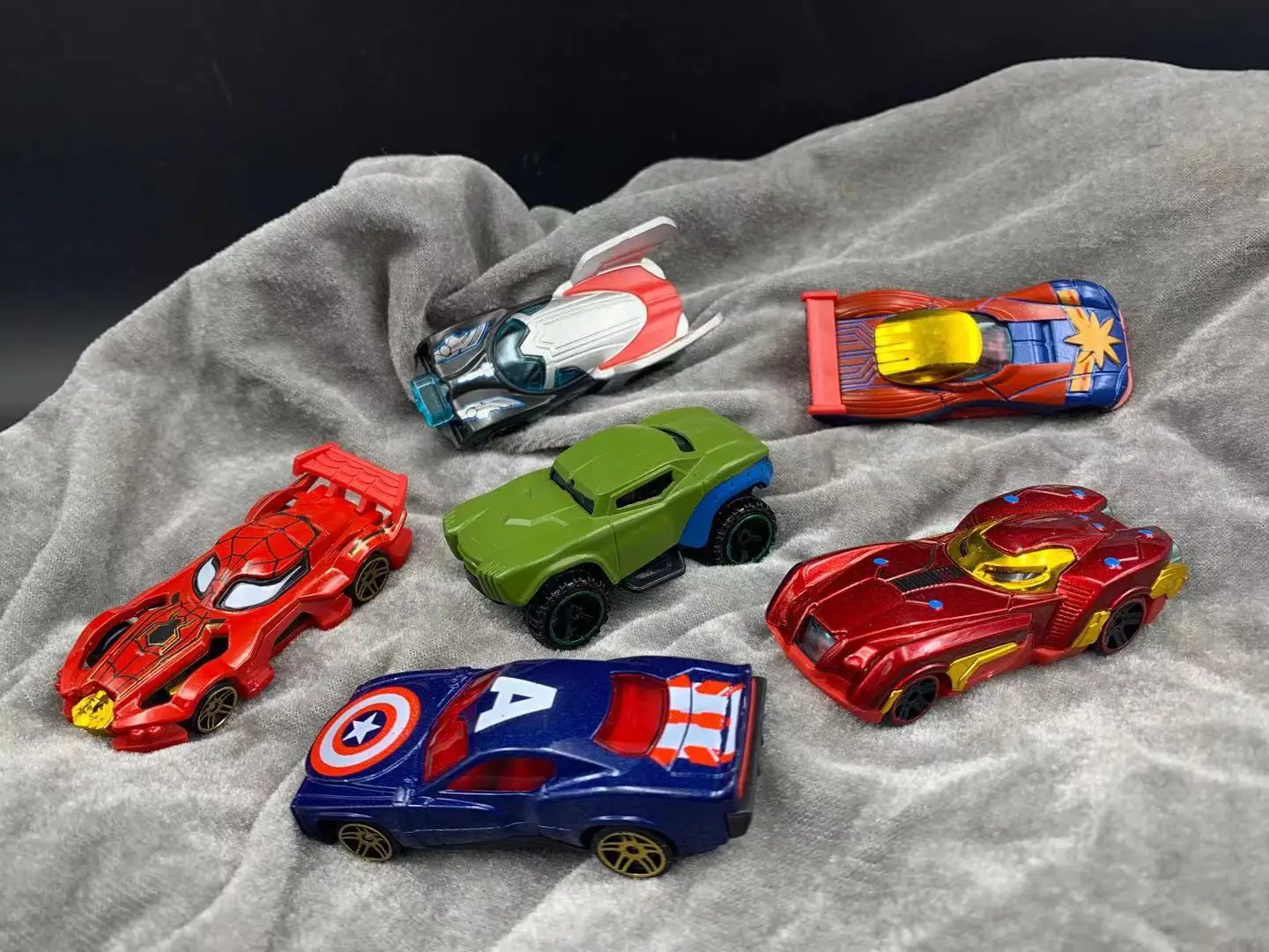 합금 마블 어벤져스 자동차 어린이 장난감, 스파이더맨 헐크 아이언맨 피규어 트럭, 재미있는 풀백 차량 장난감, 남아용 선물, 6 개