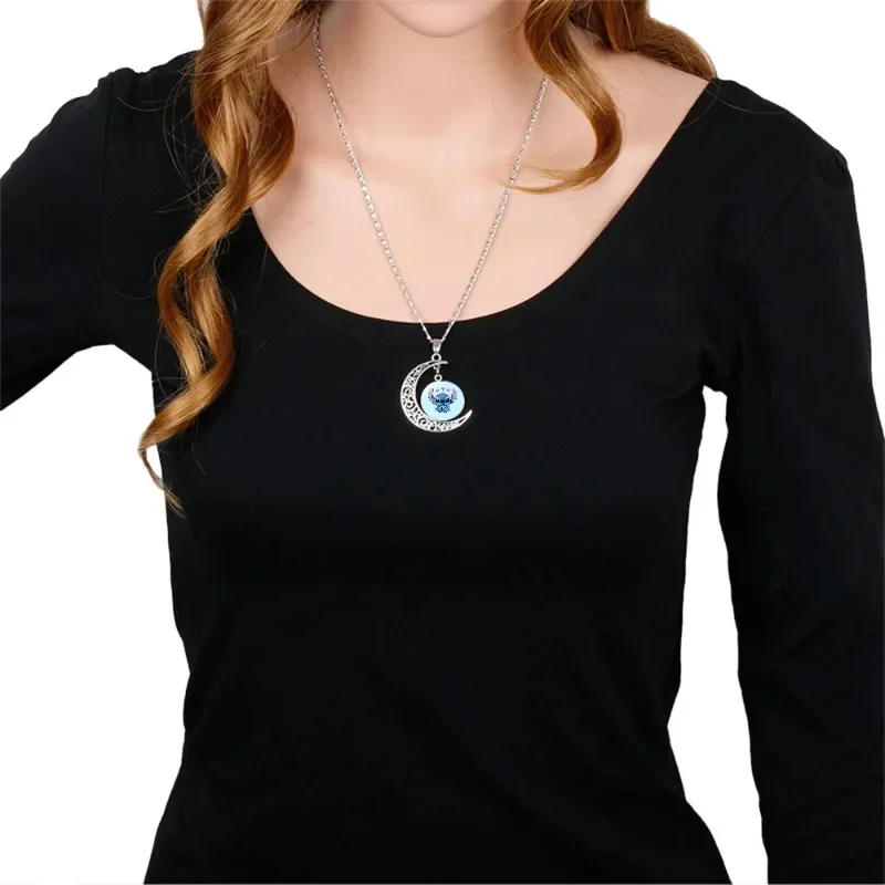 디즈니 스티치 여성용 만화 목걸이, Lilo & Stitch 달 하트 모양 목걸이, 펜던트 액세서리, 패션 쥬얼리, 소녀 장난감 선물