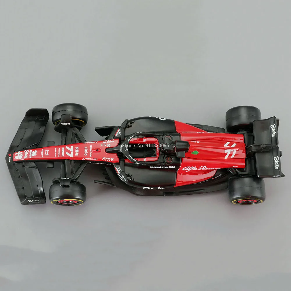 Bburago 1:43 Alfa Romeo F1 팀 스테이크 2023 C43 #24 Zhou Guanyu #77 Valtteri Bottas 합금 자동차 다이 캐스트 모델 장난감 수집품