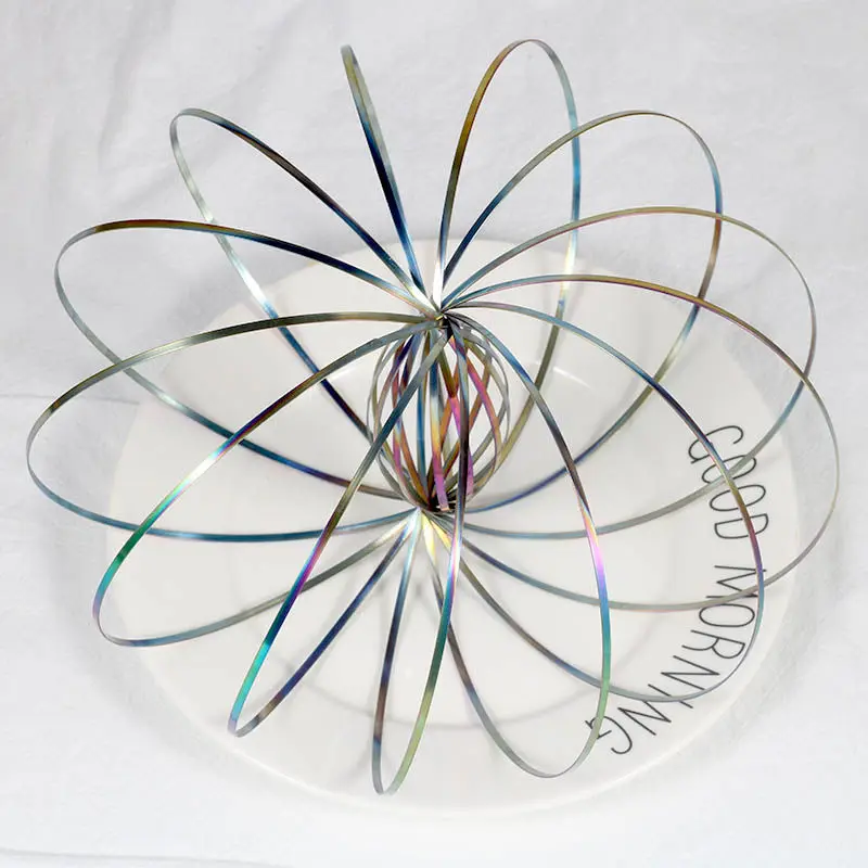 다채로운 스피너 스테인레스 스틸 흐름 장난감, 놀라운 흐르는 팔 링 장난감, 봄 장난감 무대 마술 손목 밴드 감압 장난감