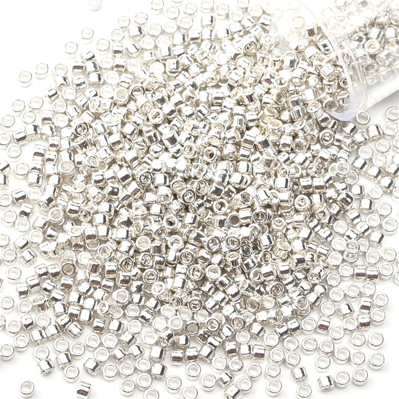 1200 개/로트 유니폼 2mm 메탈릭 시드 비즈 골든 실버 컬러 유리 SeedBeads 매력 DIY 공예 쥬얼리 액세서리 만들기
