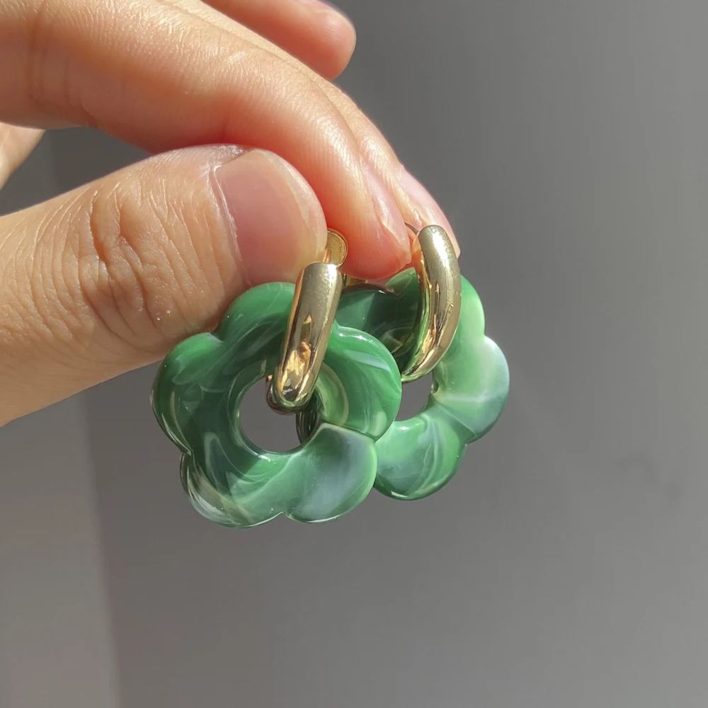 여성용 멀티 컬러 투명 아크릴 수지 마블링 플라워 드롭 귀걸이, 골드 메탈 라운드 후프 귀걸이, 패션 주얼리 2022