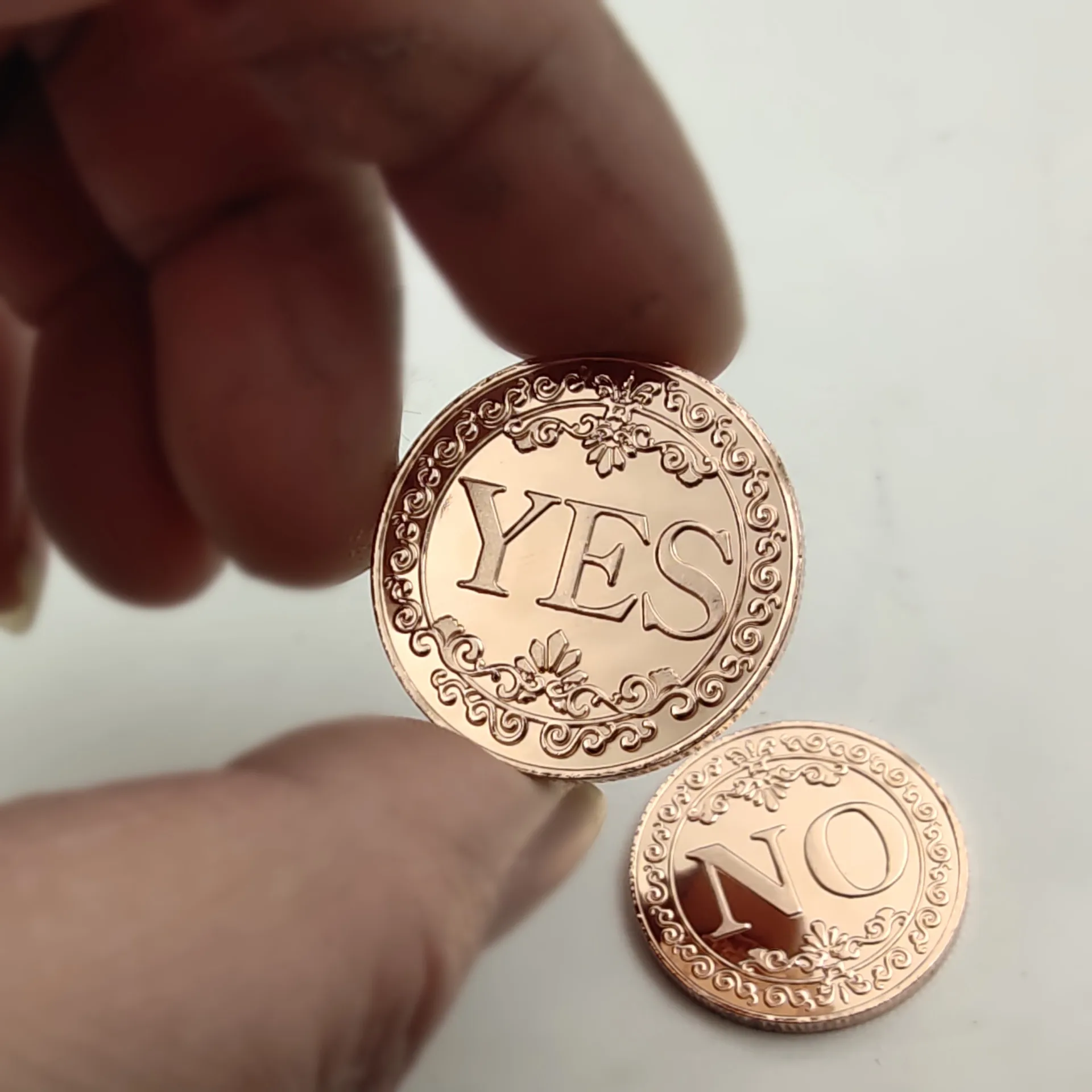 직경 25mm 동전, YES 또는 NO 결정 기념 배지, 양면 엠보싱 도금 컬렉션, 동전 수집 매력