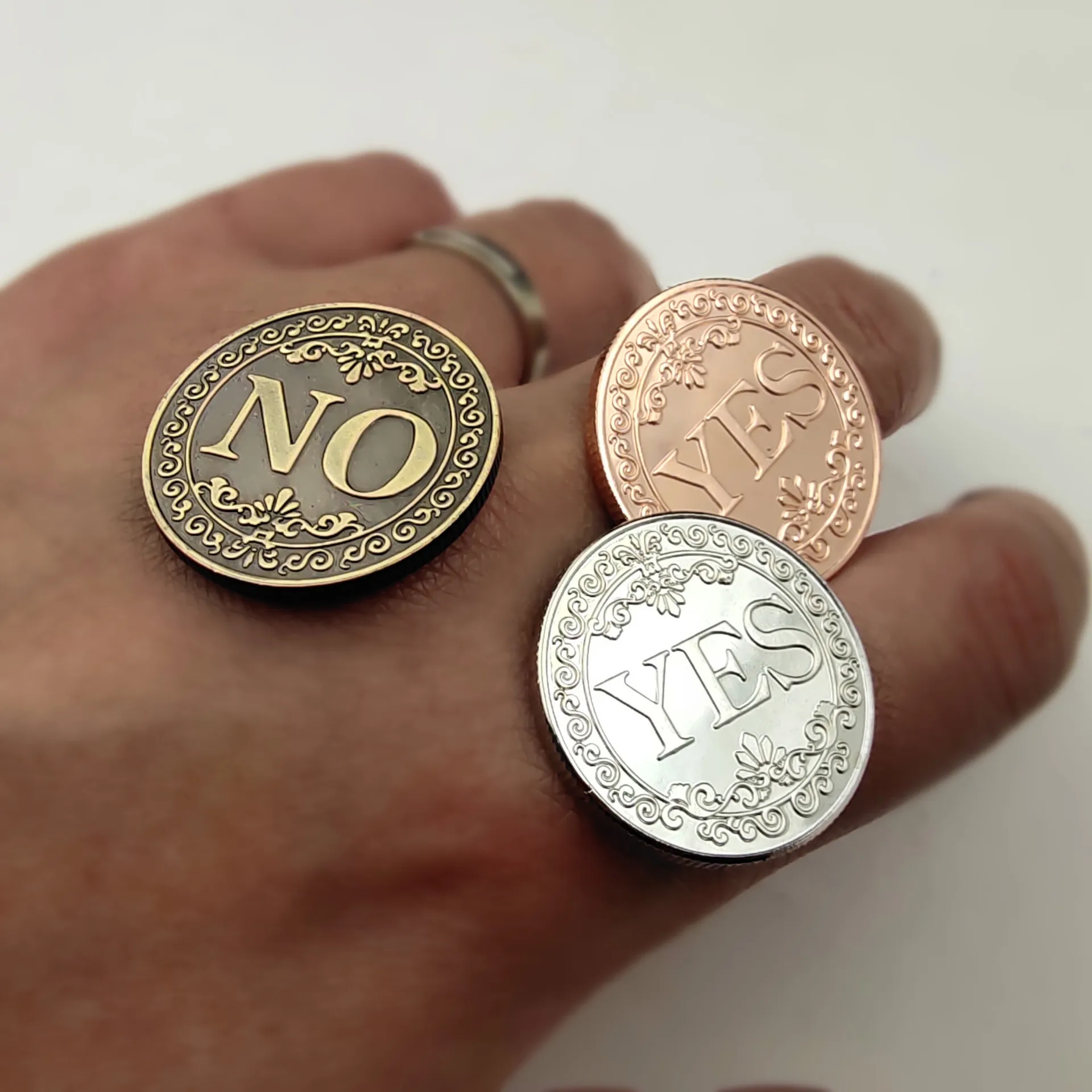 직경 25mm 동전, YES 또는 NO 결정 기념 배지, 양면 엠보싱 도금 컬렉션, 동전 수집 매력