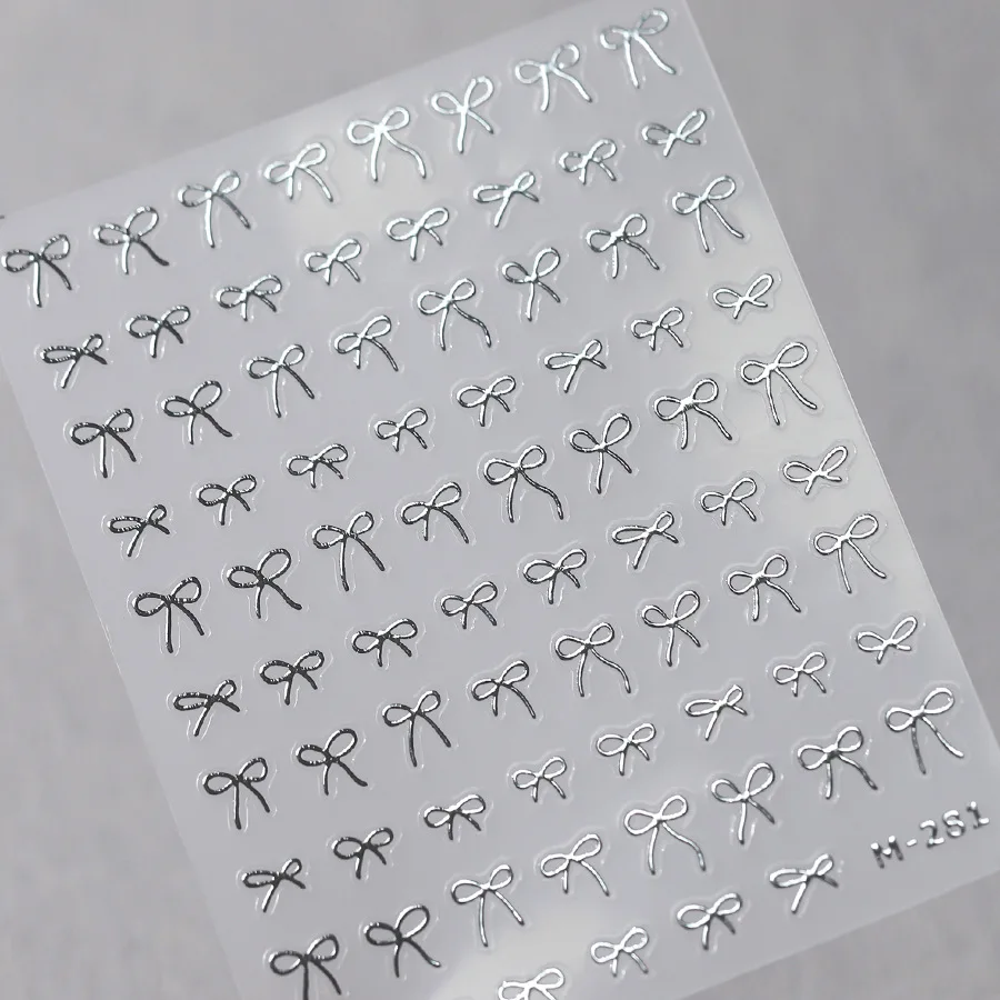 사랑스러운 골드 실버 블랙 화이트 라인 Bowknot 3D 자기 접착제 네일 아트 장식 스티커 리본 귀여운 매니큐어 데칼 도매