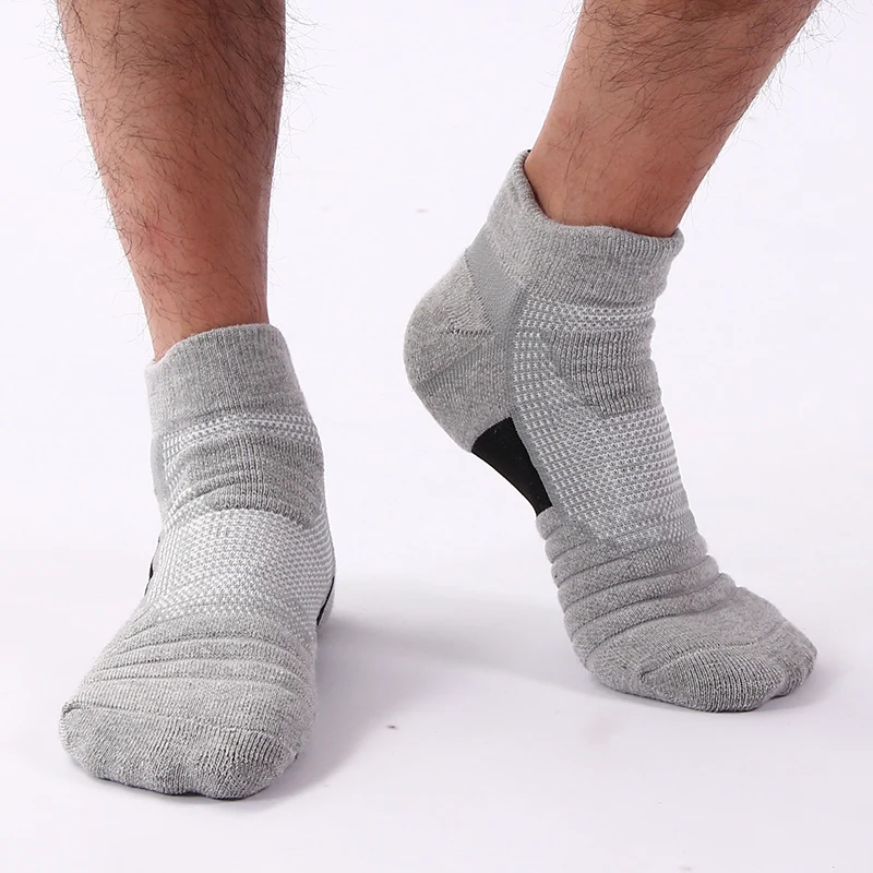 3/6/12 쌍 메쉬 스포츠 테리 양말 쿠션 수분 관리 및 내구성이 달리기 하이킹 사이클링 Baskateball을위한 발 감소
