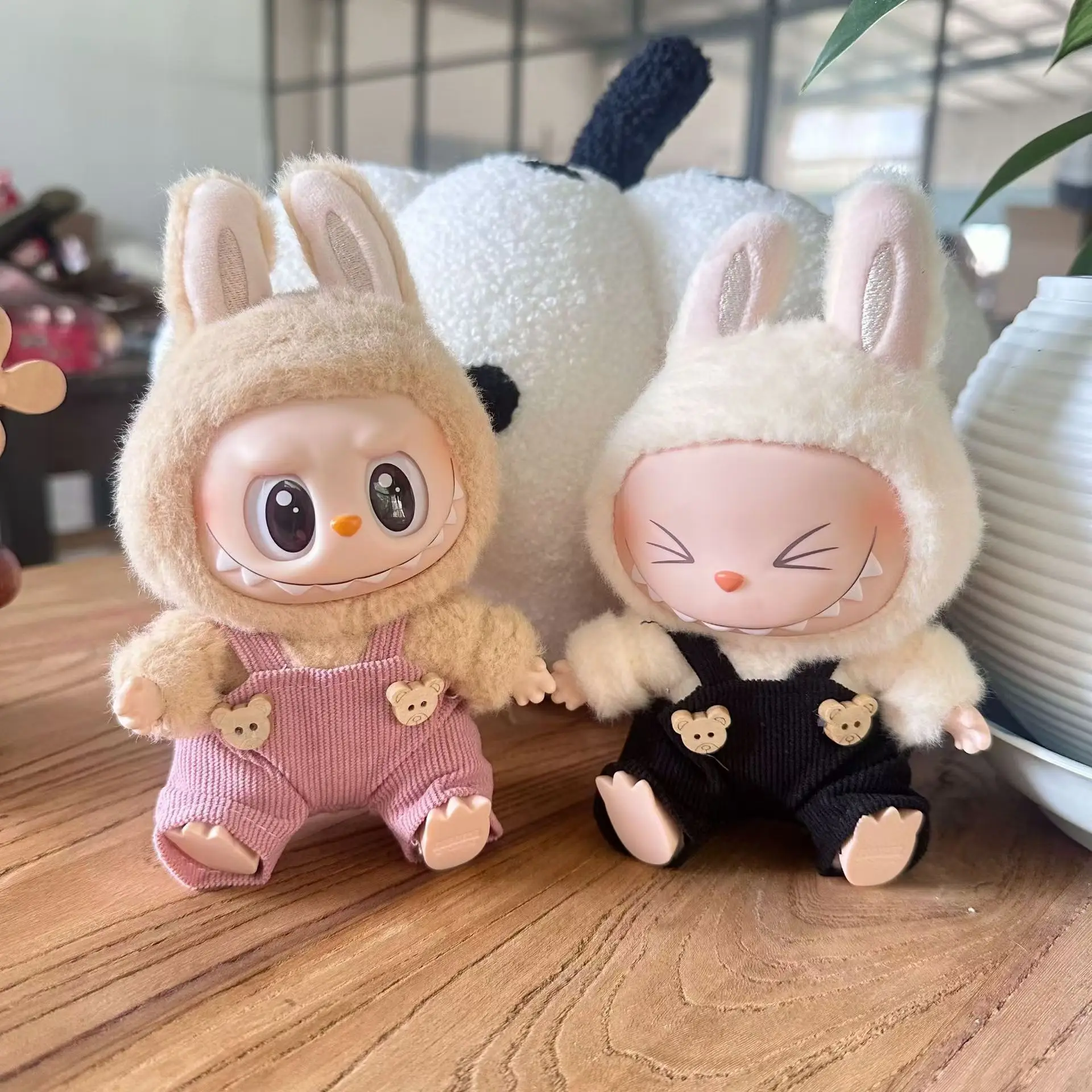 귀여운 미니 봉제 인형의 턱받이 바지 17cm Labubu I II 아이돌 인형 앉아 파티 의류 복장 액세서리 한국 Kpop Exo