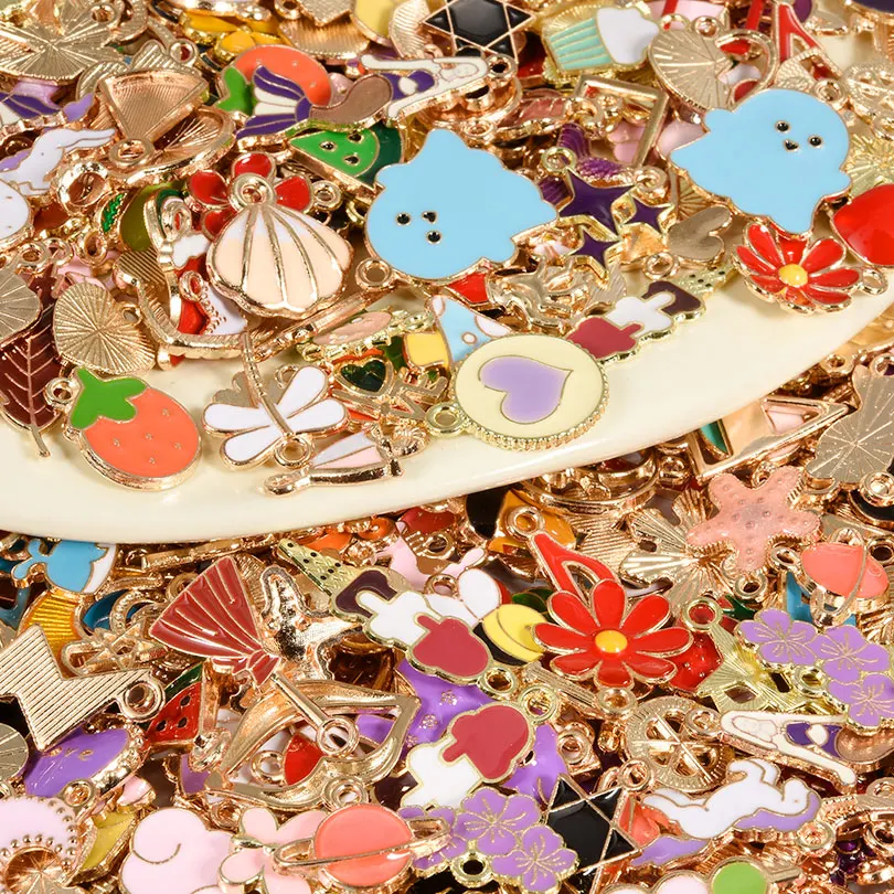 30/60/100pcs 쥬얼리에 대 한 무작위 믹스에 나 멜/드립 오일 매력 대량 귀여운 매력 꽃 심장 동물 음악 DIY 팔찌 펜 던 트 만들기