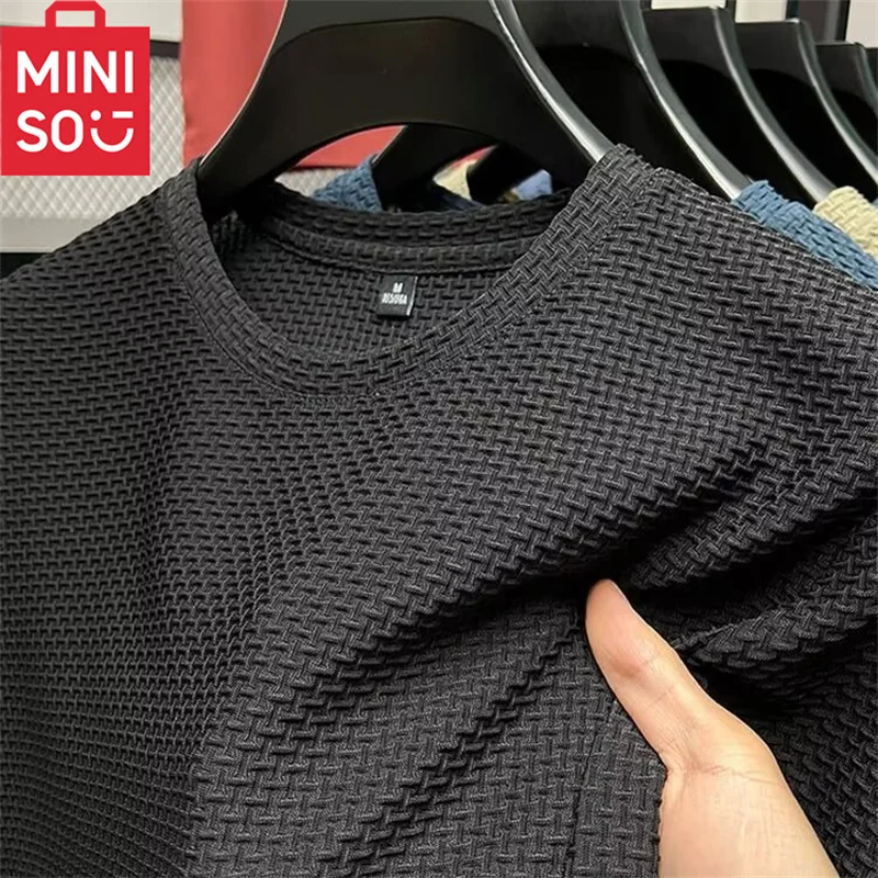 MINISO 대나무 메쉬 아이스 실크 티셔츠 남성용 반팔 라운드 넥 새로운 티셔츠 남성용 하단 셔츠 여름 솔리드 컬러 남성용 탑