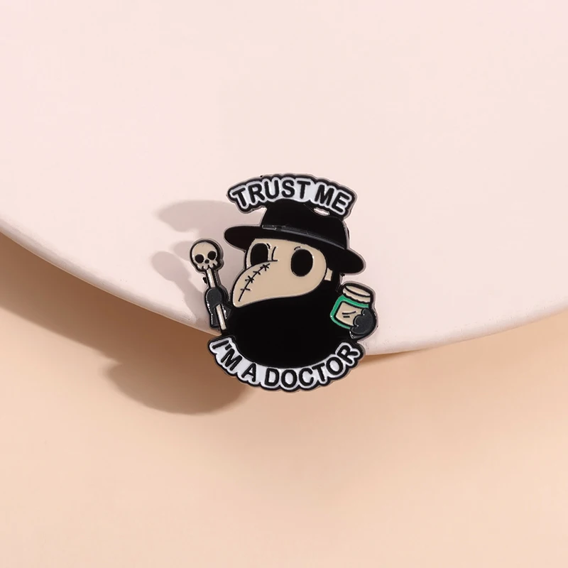 전염병 의사 에나멜 핀 나를 믿으십시오 나는 의사입니다 펑크 부리 얼굴 동물 브로치 옷깃 배지 할로윈 보석 친구를위한 선물