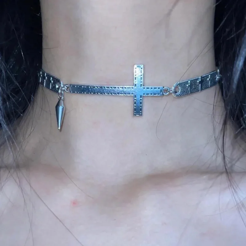 펑크 쥬얼리 스플 라이스 크로스 리벳 목걸이 그런지 락 쿨 액세서리 쿨 목걸이 여성 고스 한국 패션 초커