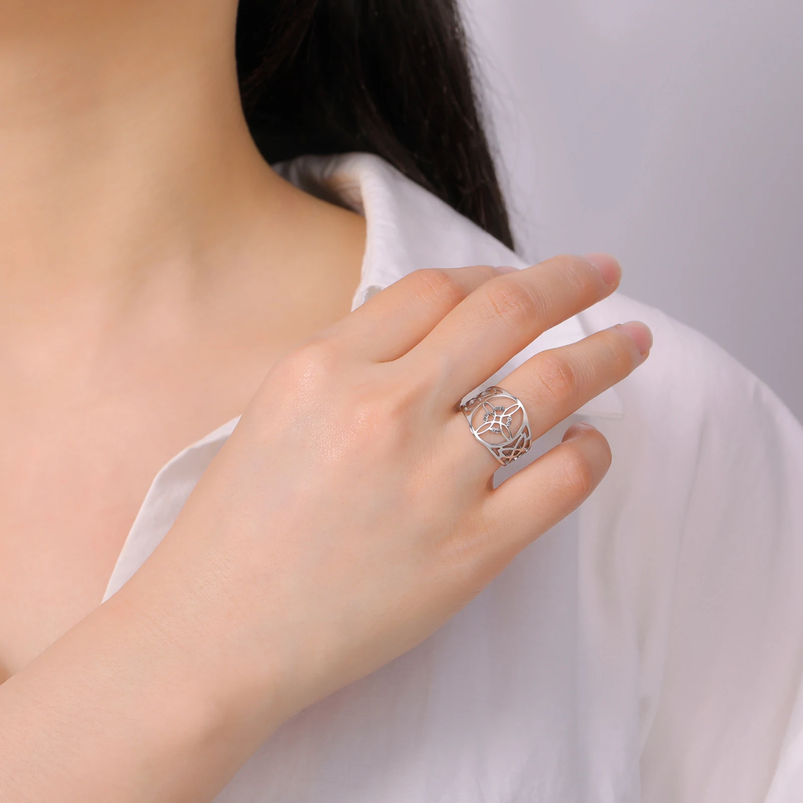 LIKGREAT 마녀 매듭 반지 여성을위한 남성 중공 스테인레스 스틸 손가락 반지 셀틱 빈티지 부적 보호 커플 쥬얼리 선물