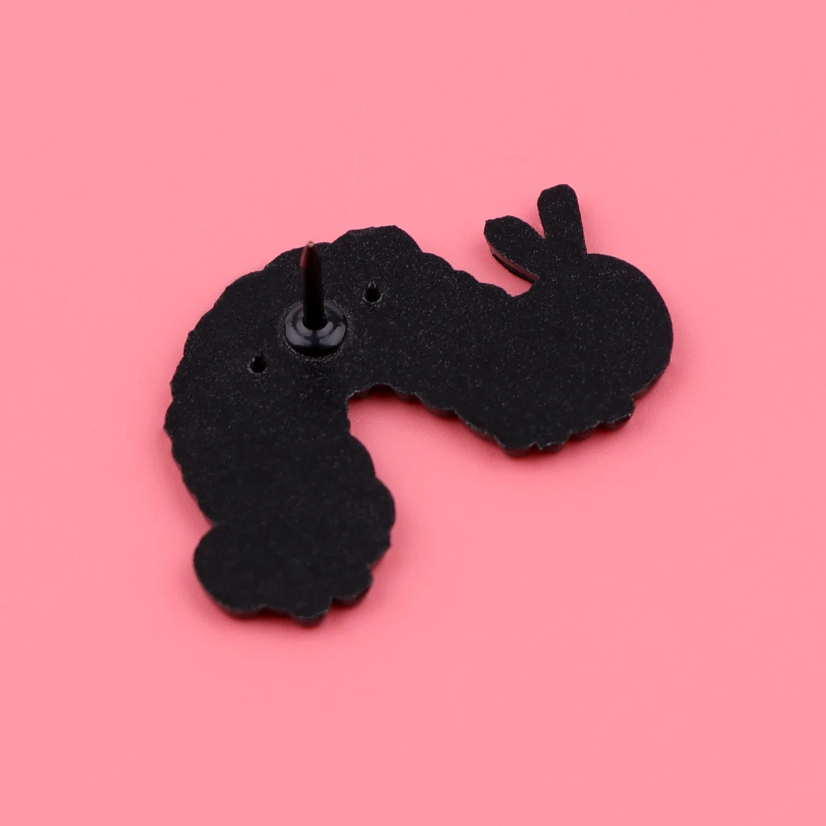 사회주의 에나멜 핀은 풍부한 브로치를 먹는다 소나무 애벌레 옷깃 핀 배지 배낭 의류 액세서리 재미 있은 보석 선물