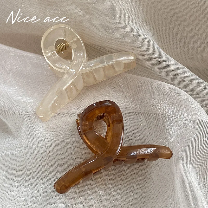 4pcs 미니 귀여운 발톱 클립 작은 소녀 머리 발톱 반투명 앞머리 사이드 클립 작은 상어 클립 여성 헤어 액세서리