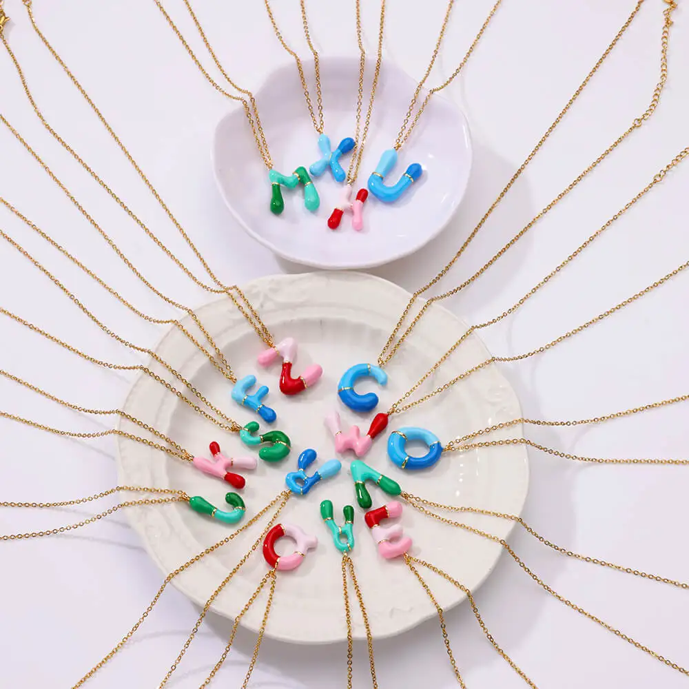여성을위한 다채로운 도파민 초기 편지 목걸이 스테인레스 스틸 골드 컬러 체인 초커 매력 편지 목걸이 Boho Jewelry