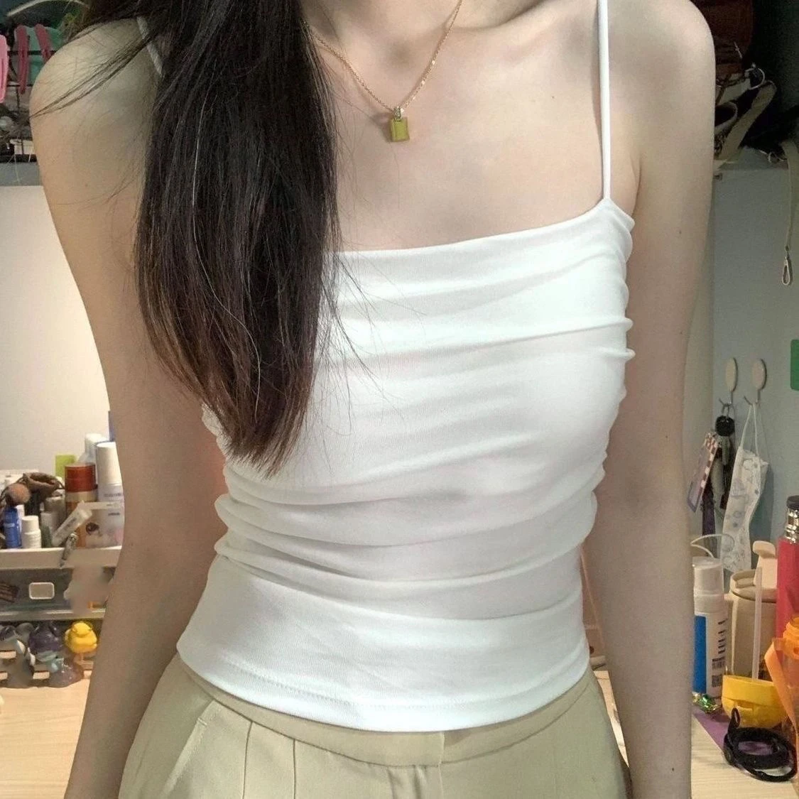 여름 캐미솔 탱크 탑 여성용 브래지어 스파게티 스트랩 탱크 조끼 민소매 티셔츠 크롭 탑 솔리드 컬러 캐주얼 탑