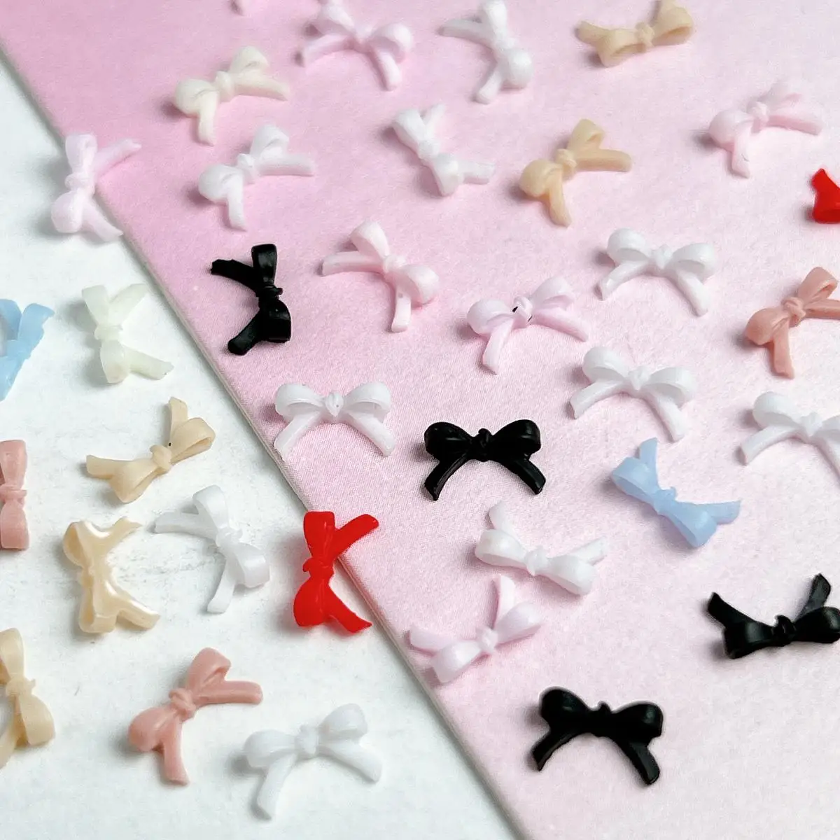 100Pcs 솔리드 컬러 Bowknots 수지 네일 아트 장식 3D 미니 귀여운 라인 활 DIY 헤어 클립 손톱 액세서리에 대 한 네일 매력