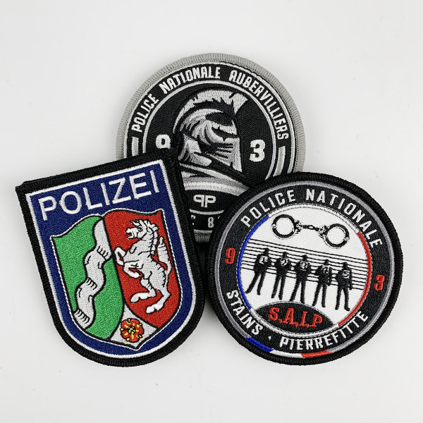 사용자 정의 자수 패치 Merrow 테두리에 개인화 된 디자인 로고 철 PVC 셔닐 실 배지 의류 모자에 대한 짠 엠블럼