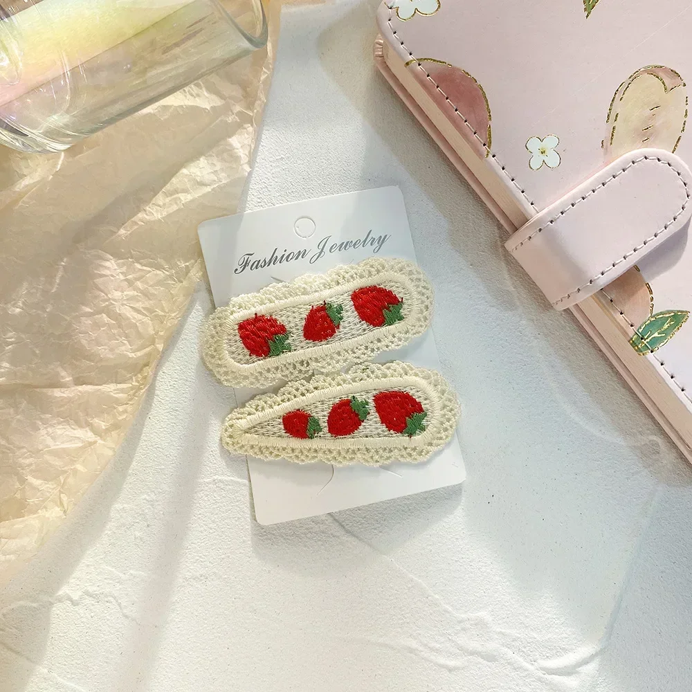 2PC 체리 딸기 중공 뜨개질 머리핀 헤어 클립 여자를위한 빈티지 크랩 클립 여자 헤어 액세서리0