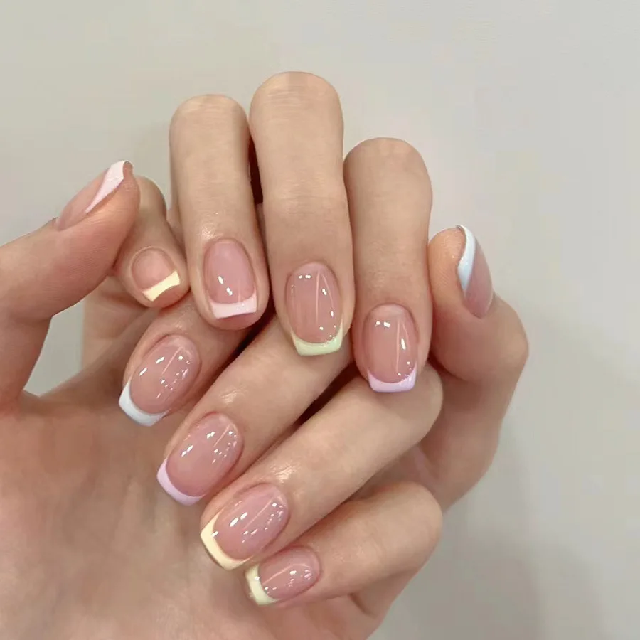 24Pcs 미니멀리스트 짧은 사각형 거짓 손톱 손톱에 솔리드 화이트 컬러 프레스 웨어러블 재사용 가능한 가짜 손톱 팁 여성용 소녀 2025