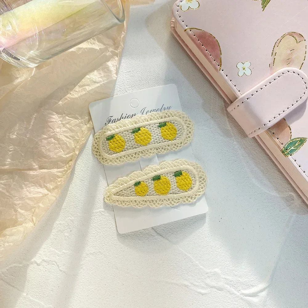 2PC 체리 딸기 중공 뜨개질 머리핀 헤어 클립 여자를위한 빈티지 크랩 클립 여자 헤어 액세서리0