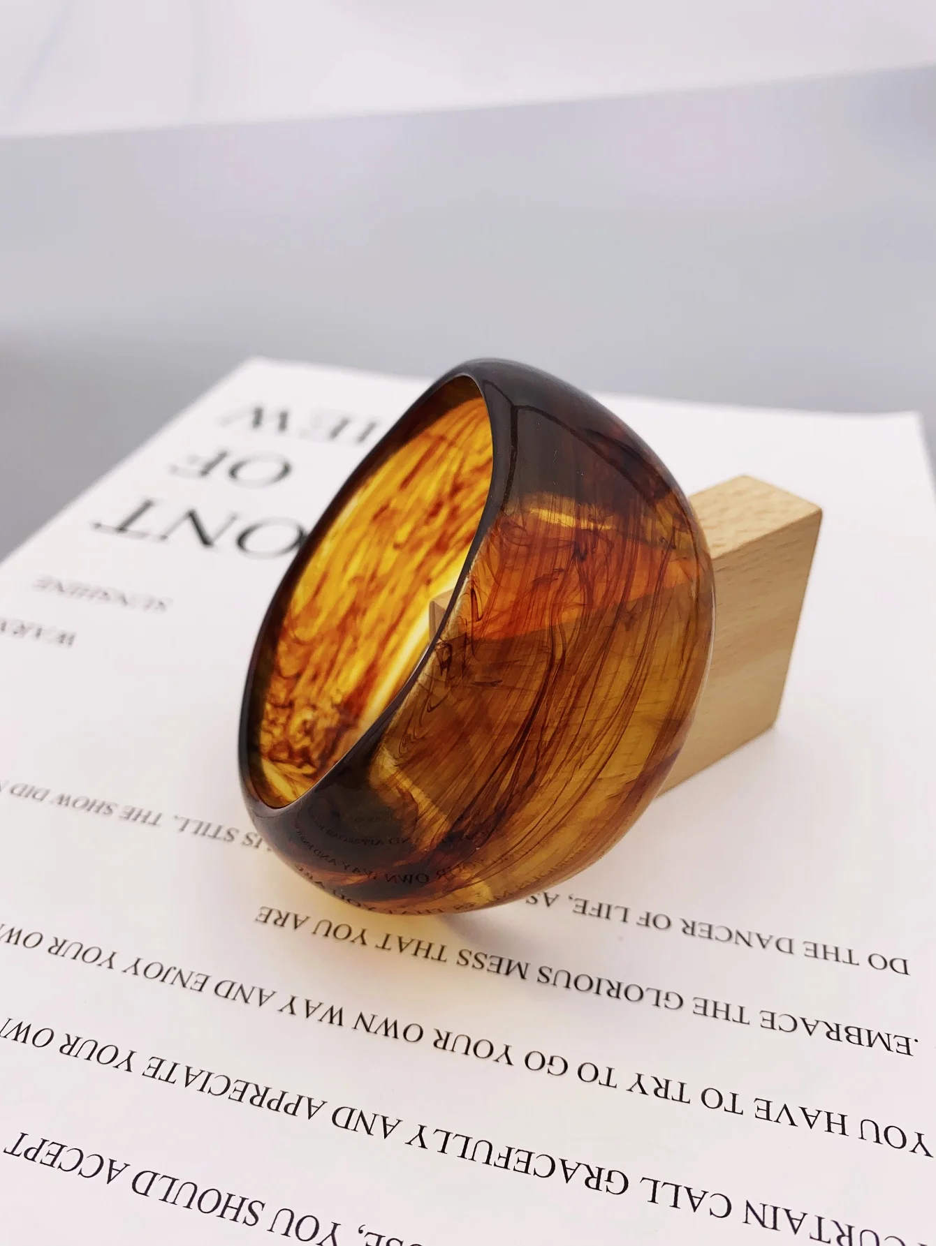 여성을 위한 대리석 패턴의 세련된 불규칙한 팔찌 여성용 팔찌