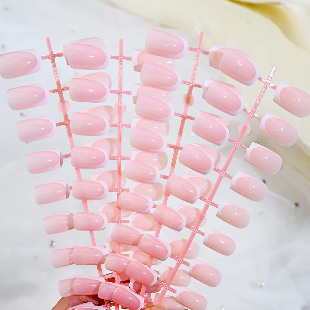 120Pcs = 24*5 프랑스어 짧은 사각형 관 틀린 손톱 화이트 핑크 간단한 웨어러블 가짜 손톱 네일 팁 아트에 광택 전체 커버 프레스