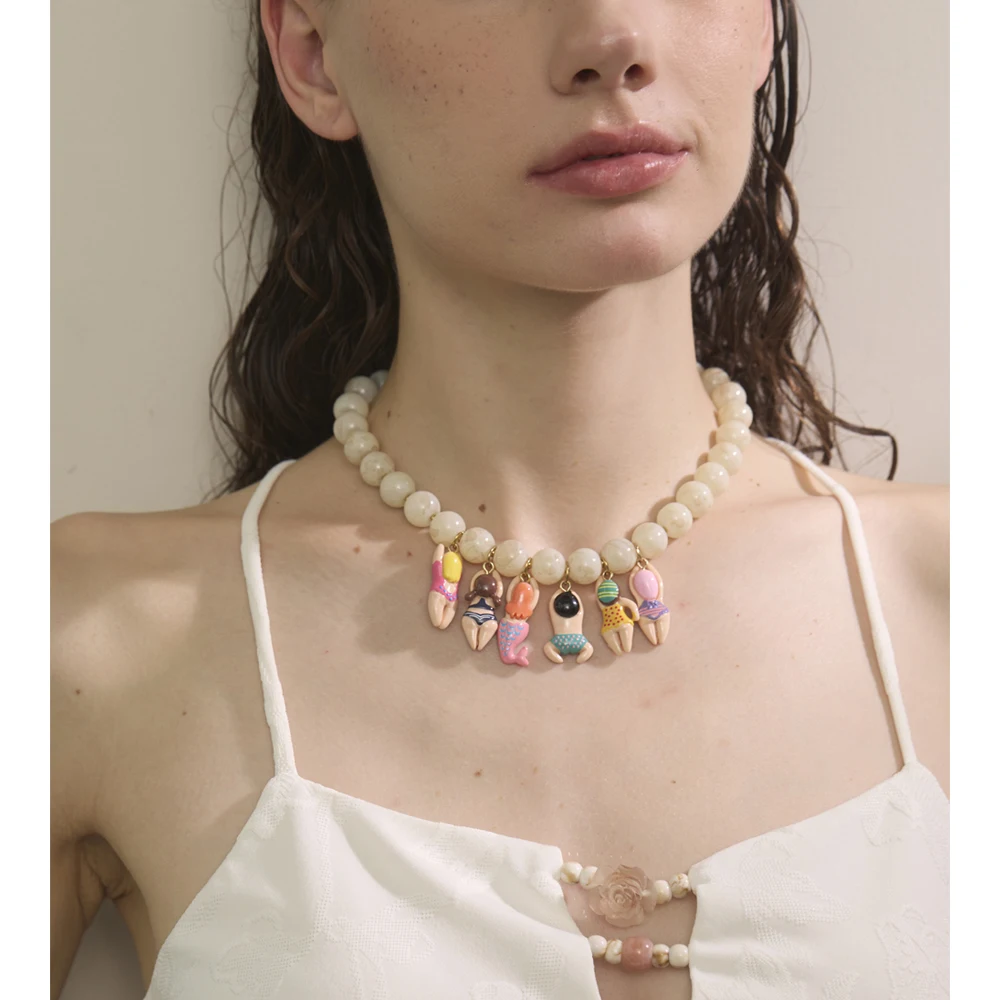 Yhpup 세련된 독특한 수제 보석 유리 모조 스톤 비즈 체인 수지 비키니 인형 드롭 크리 에이 티브 목걸이 액세서리