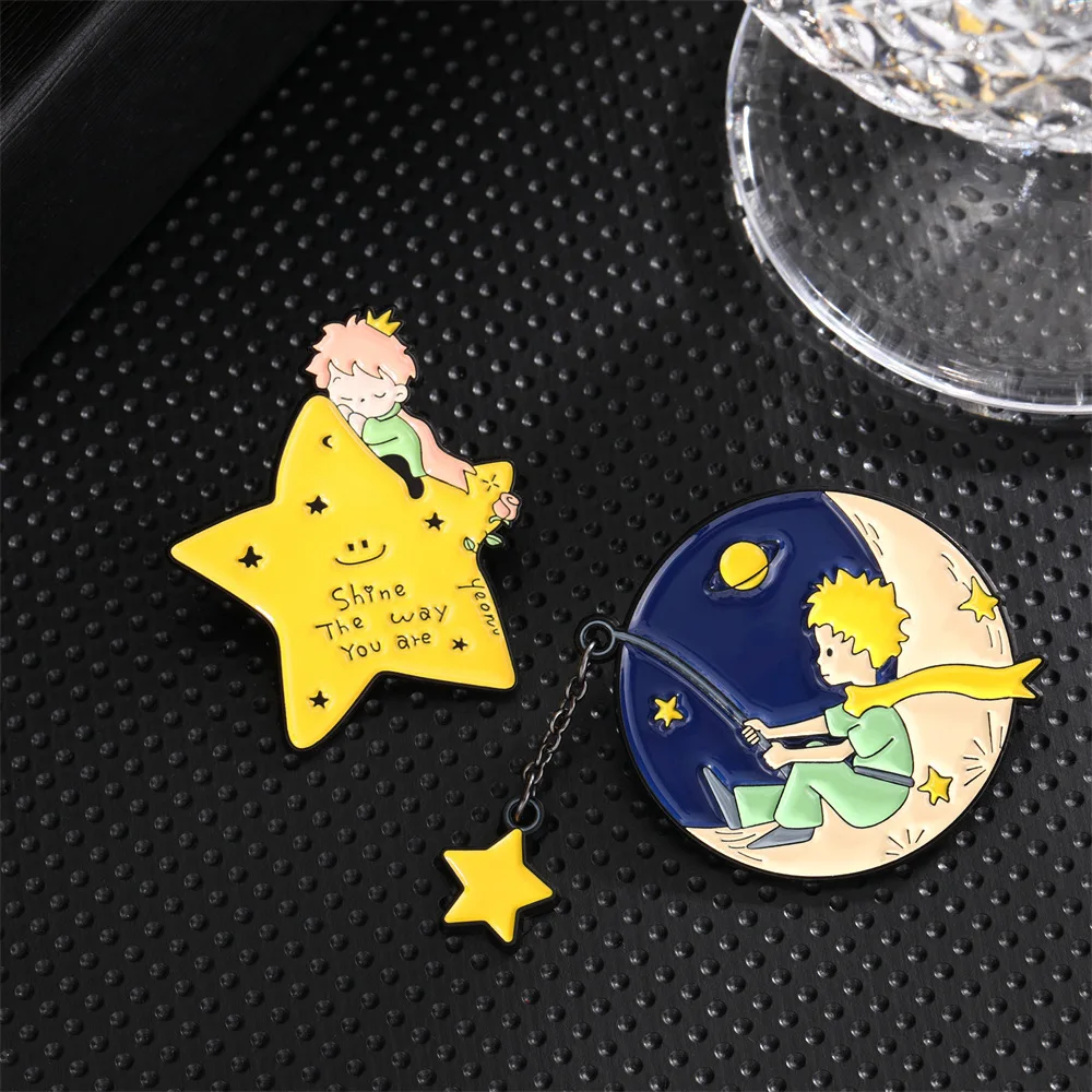 만화 애니메이션 어린 왕자 금속 배지 에나멜 문 스타 종이 보트 고래 우주 브로치 옷깃 핀 배낭 모자 액세서리