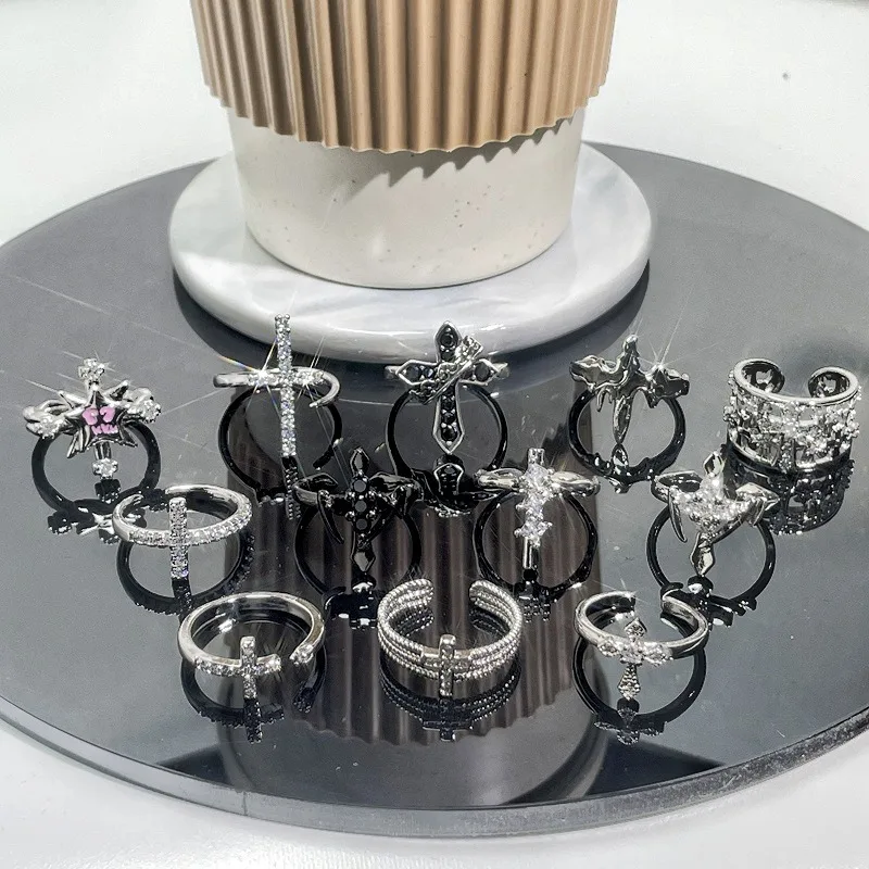 여성을위한 새로운 Fashhhion 펑크 다크 빈티지 크로스 오픈 반지 럭셔리 구리 금도금 고품질 반지 Y2K 스타일 보석 선물