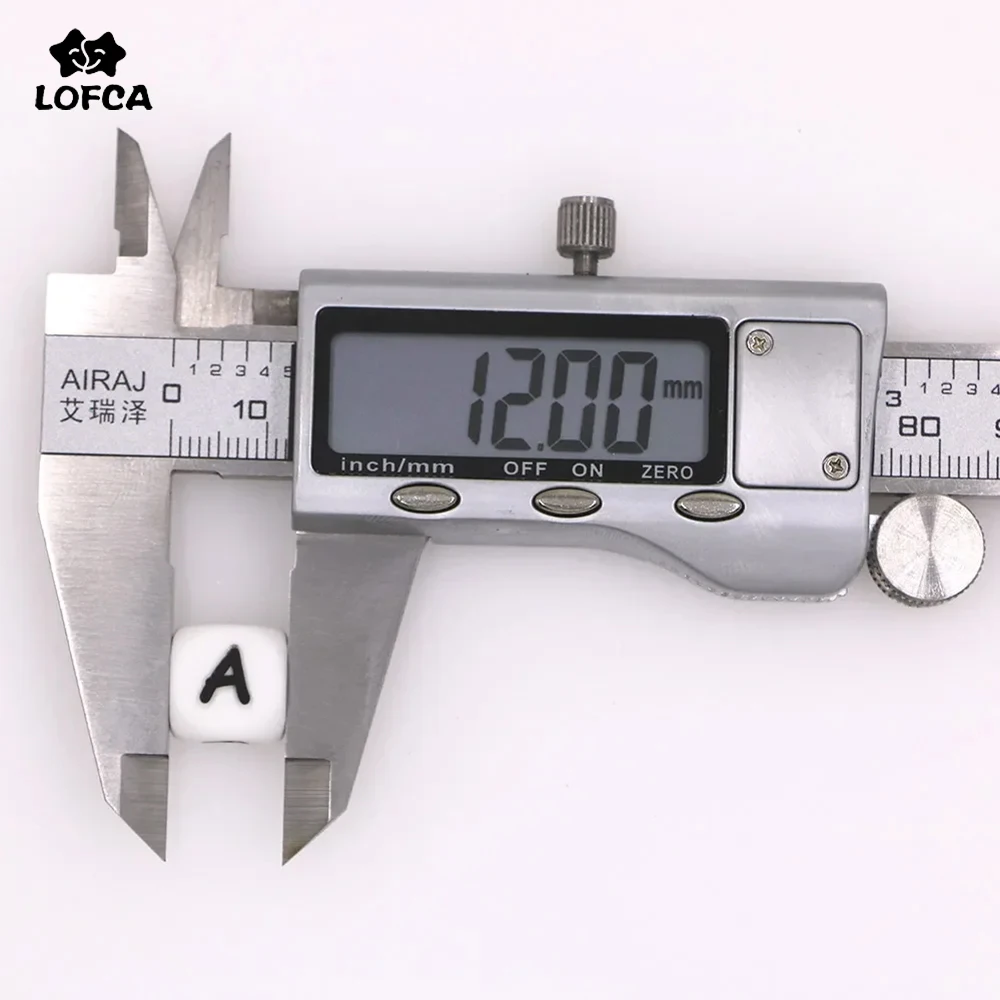 LOFCA 10pcs 12MM 실리콘 문자 비즈 DIY 쥬얼리 액세서리 팔찌를 만들기위한 영어 알파벳 비즈 BPA 무료 식품 등급